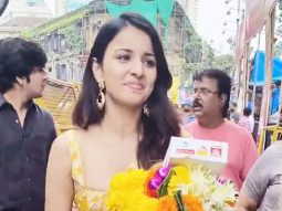 Mahima Makwana looks cute dressed in a yellow saree at Lalbaug