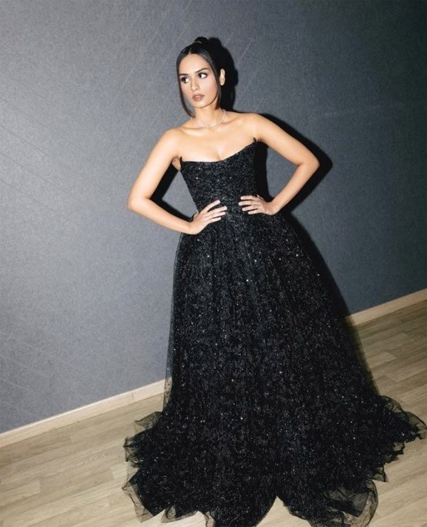 Manushi Chhillar shines like the night sky in black shimmery strapless gown