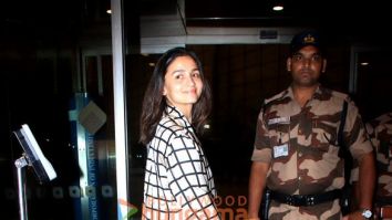 Photos: Alia Bhatt snapped at the airport