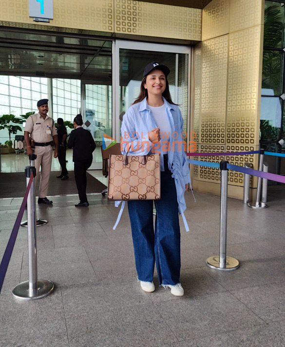 photos ayushmann khurrana parineeti chopra and ananya panday snapped at the airport 2