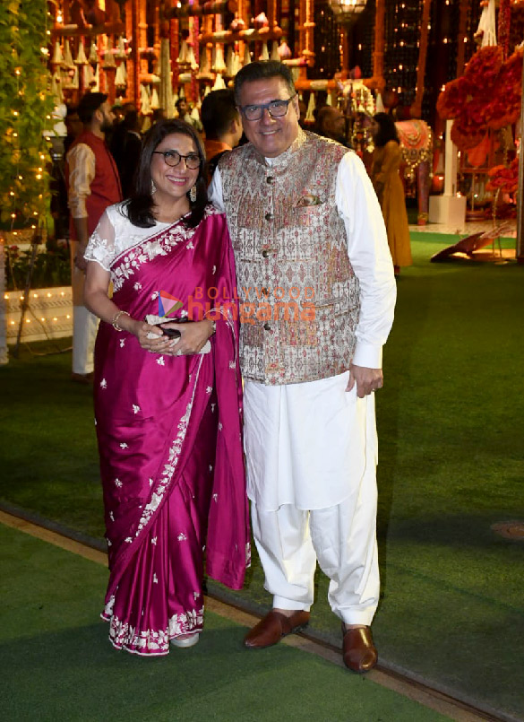 photos celebs arrive at ambanis house for ganpati darshan5 10
