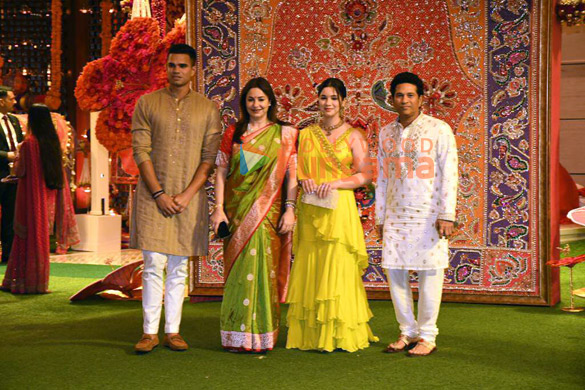 photos celebs arrive at ambanis house for ganpati darshan9 6