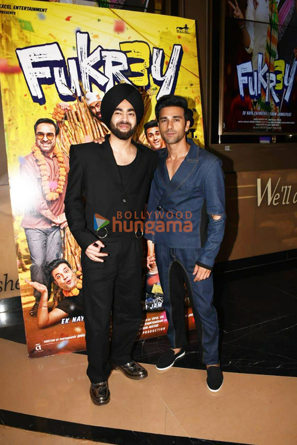 photos celebs grace the premiere of fukrey 3 10