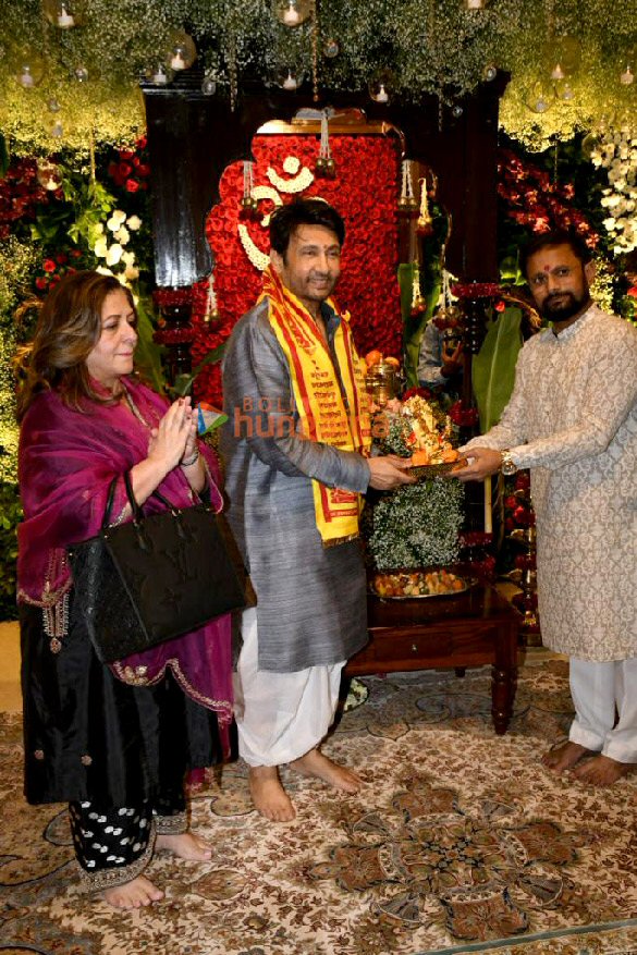 photos celebs snapped at cms residence for ganpati darshan 14