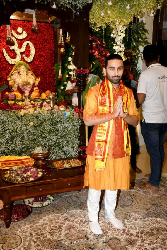 photos celebs snapped at cms residence for ganpati darshan 20