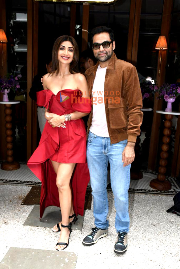 photos celebs snapped attending 16 years of hello event 9