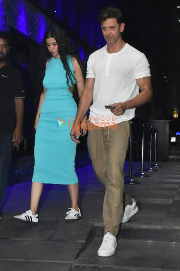 photos hrithik roshan and saba azad snapped at hakkasan in bandra 3