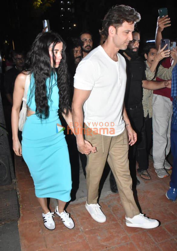 photos hrithik roshan and saba azad snapped at hakkasan in bandra 4