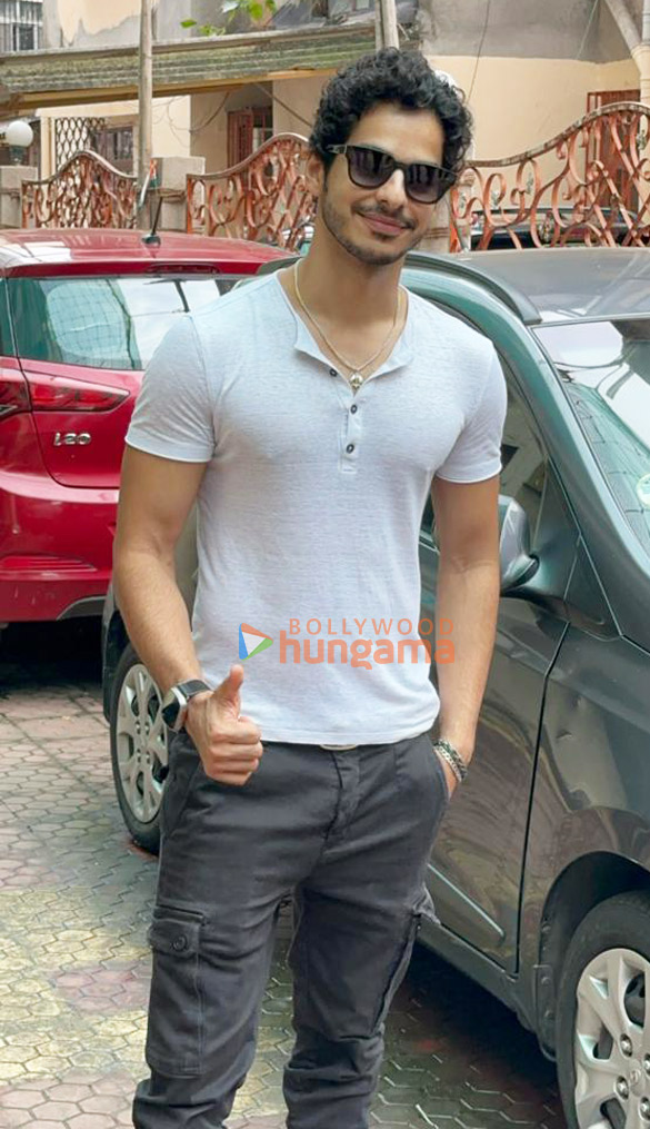 photos ishaan khatter snapped in bandra 4 3