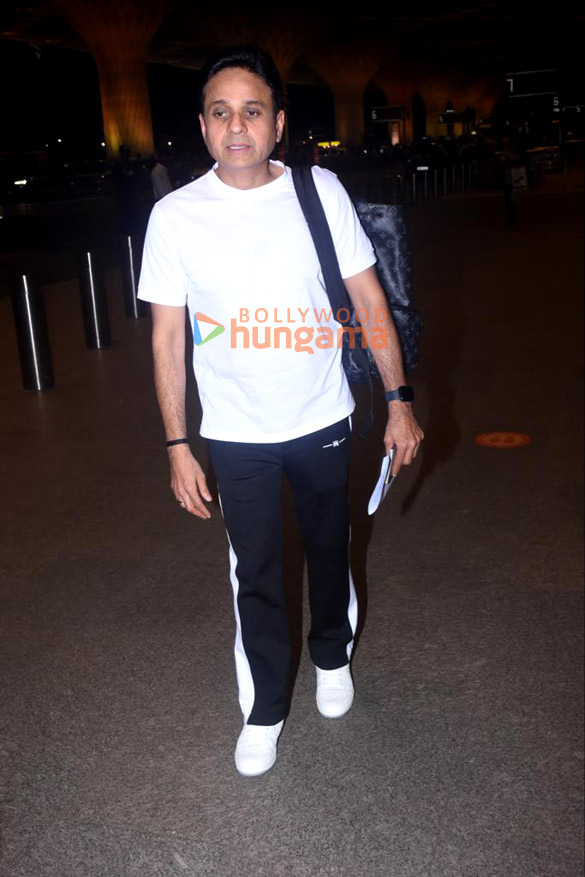 photos karan johar apoorva mehta and laksh lalwani snapped at the airport 1