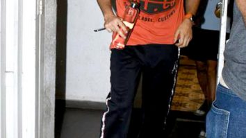 Photos: Kartik Aaryan snapped in Juhu