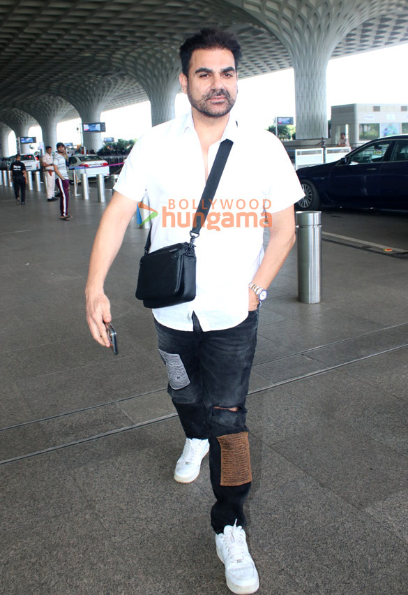 photos katrina kaif manushi chhillar raashii khanna and others snapped at the airport 1