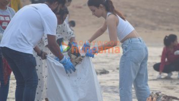 Photos: Mahima Makwana starts a beach clean-up drive in Mumbai post Ganpati Visarjan