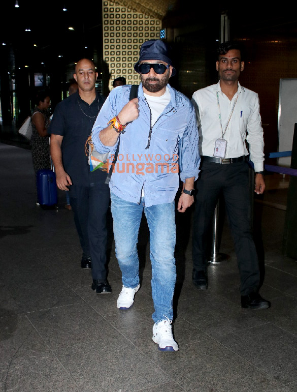 photos mouni roy nimrat kaur shekhar suman and others snapped at the airport1 2