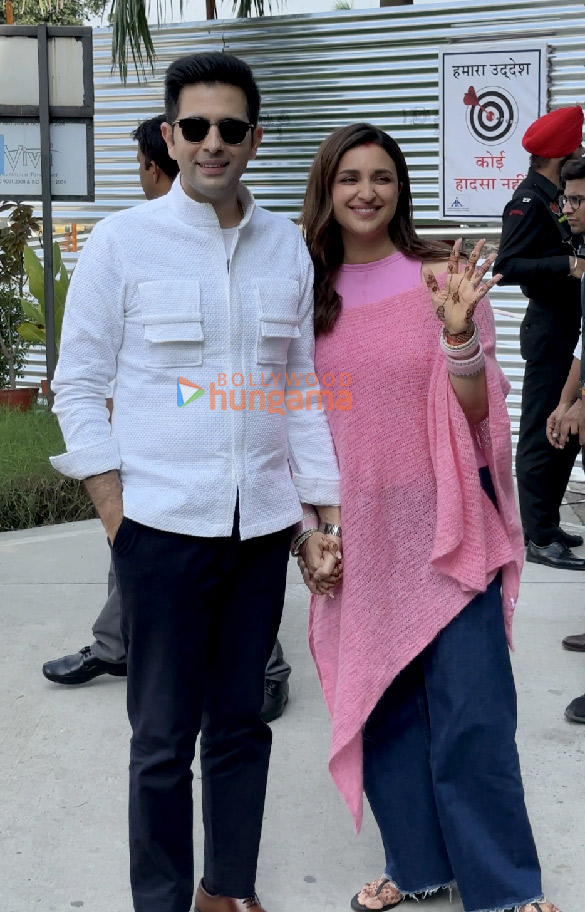 photos parineeti chopra and raghav chadha snapped at udaipur airport 1