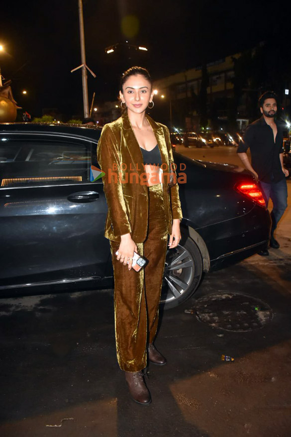 photos rakul preet singh jackky bhagnani and pragya jaiswal snapped at bastian in bandra 6 2