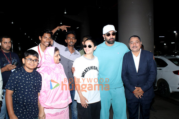 Photos: Ranbir Kapoor, Alia Bhatt, Sonu Sood and others snapped at the airport Photos: Ranbir Kapoor, Alia Bhatt, Sonu Sood and others snapped at the airport