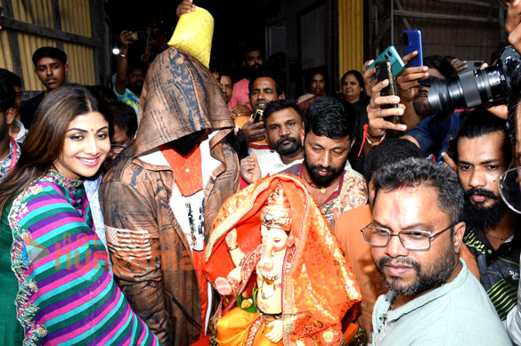 photos shilpa shetty and raj kundras ganpati ji aagman at ganesh galli ganpati karkhana 4