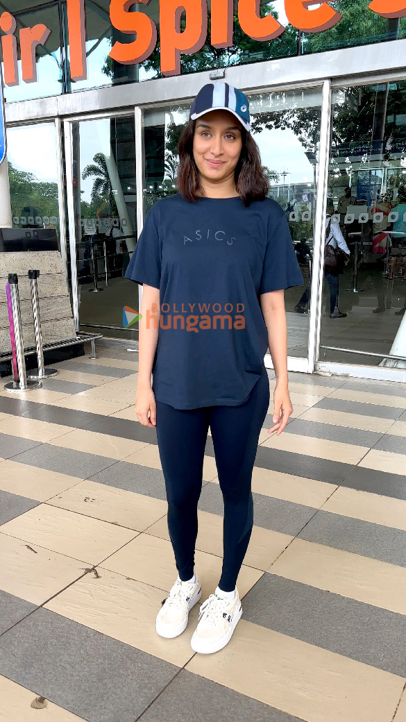 Photos: Shraddha Kapoor, Parineeti Chopra, Ananya Panday and others snapped at the airport Photos: Shraddha Kapoor, Parineeti Chopra, Ananya Panday and others snapped at the airport