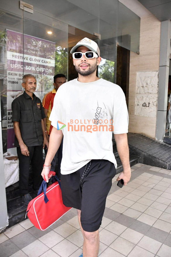 photos siddhant chaturvedi spotted outside the gym in juhu 3