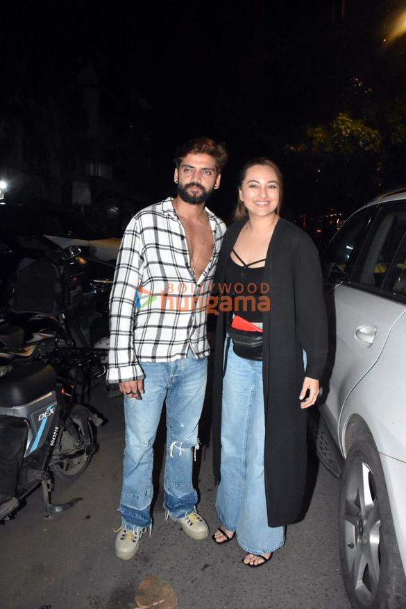 photos sonakshi sinha and zaheer iqbal snapped at mizu in bandra 1