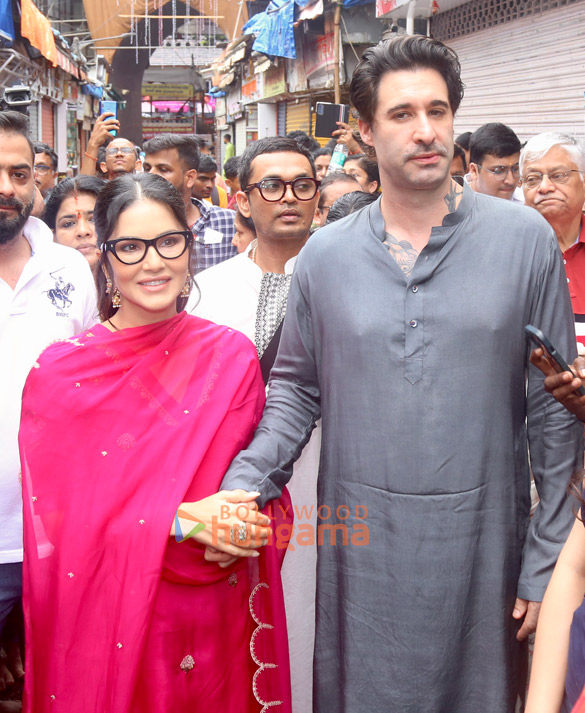 photos sunny leone mahima makwana and others snapped at lalbaugcha raja 889 1