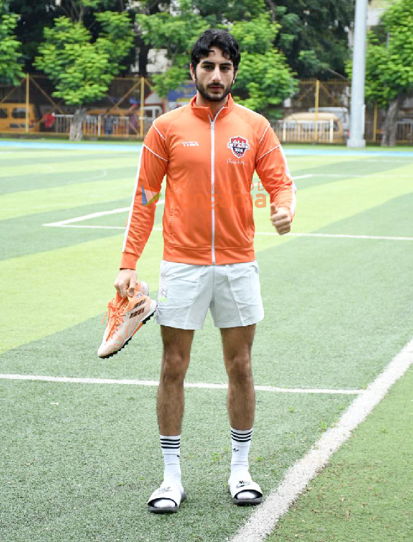photos tiger shroff ibrahim ali khan ahan shetty and jim sarbh snapped during a football match 5