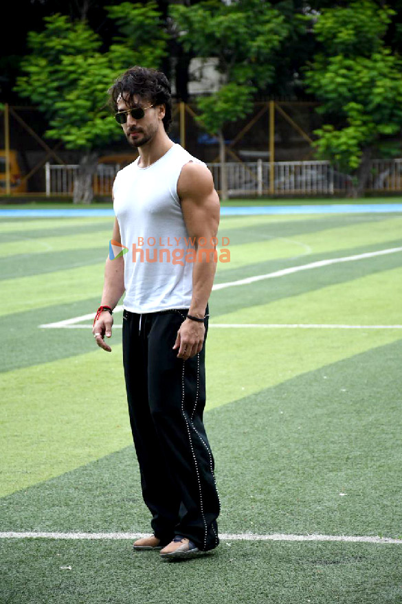 photos tiger shroff ibrahim ali khan ahan shetty and jim sarbh snapped during a football match 6