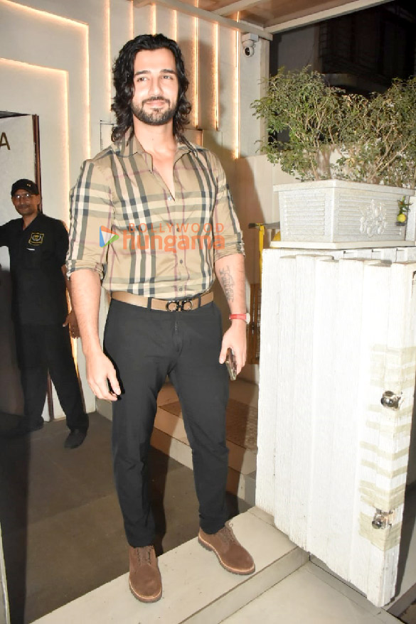 photos vaani kapoor anushka ranjan and aditya seal snapped at akansha ranjan kapoors birthday bash at akina in bandra 7