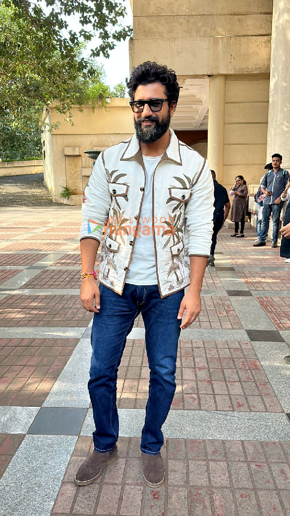 photos vicky kaushal snapped promoting the great indian family 2