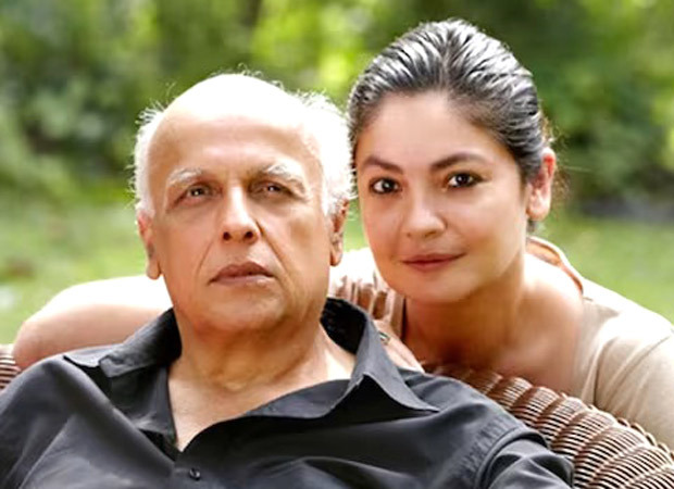 Pooja Bhatt reacts calmly to a user making derogatory comments about Mahesh Bhatt; fans call her ‘queen’