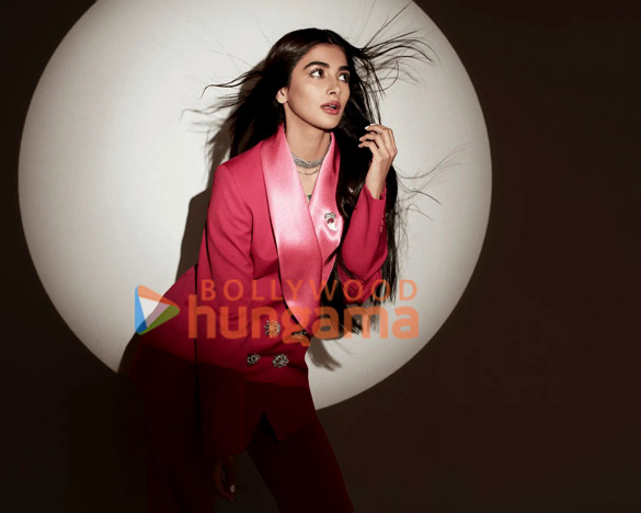pooja hegde 2 187