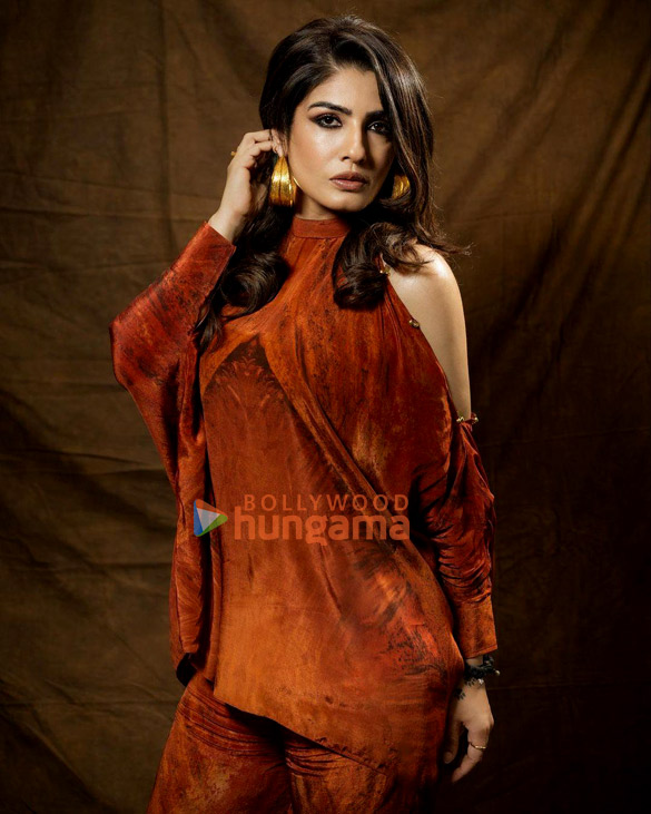 raveena tandon 9 6