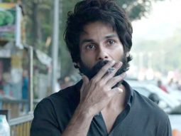 Shahid Kapoor says he used take two-hour showers during Kabir Singh after smoking two packs of cigarettes: “I don’t want my child to even smell nicotine”