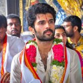 Vijay Deverakonda celebrates the success of Kushi by visiting Yadadri temple with his family