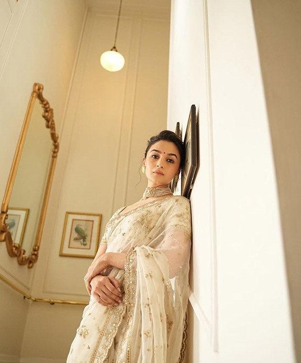 Alia Bhatt Graces The National Awards In Her Wedding Saree Accentuated By A Chic French Twist 