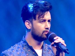 Atif Aslam gives fitting reaction to fan throwing money at him during US concert: “My friend, donate this money…”
