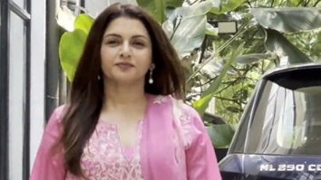 Bhagyashree smiles for paps as she gets clicked in a pretty pink salwar