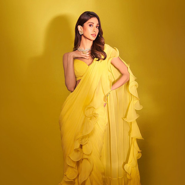From Pooja Hegde to Palmona Dhillon, 6 Bollywood Divas and their drool worthy pictures in the contemporary Ruffle saree
