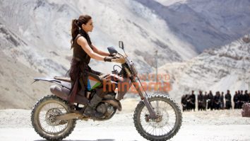 Ganapath movie stills