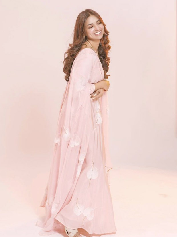 Jiya Shankar is a picture of pastel perfection in hand painted flared kurta