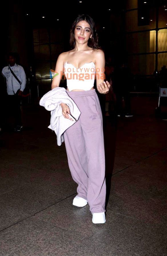 photos alaya f disha patani fardeen khan and nupur sanon snapped at the airport 5