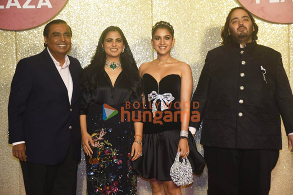 photos alia bhatt deepika padukone and others snapped at jio world plaza launch 190 12