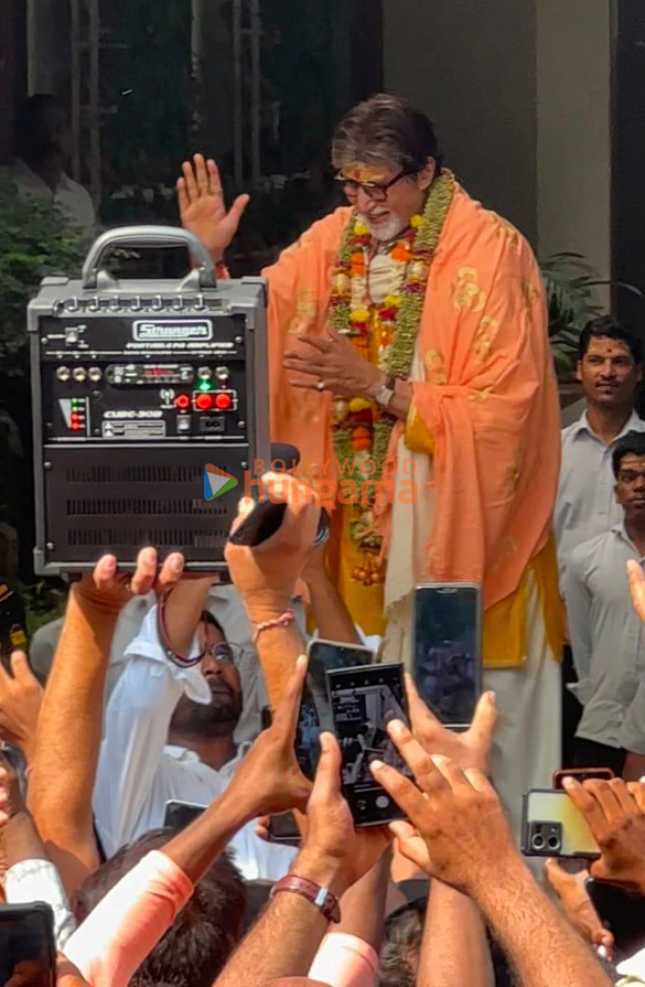 Photos: Amitabh Bachchan greets his fans on his 81st birthday outside his residence in Mumbai Photos: Amitabh Bachchan greets his fans on his 81st birthday outside his residence in Mumbai