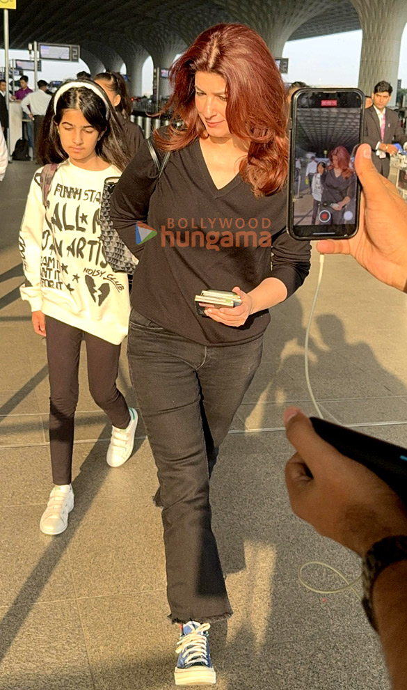 photos ananya panday twinkle khanna anupam kher and aditya roy kapur snapped at the airport 2