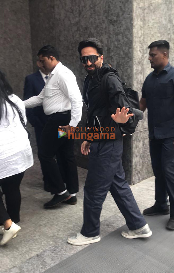 photos ayushmann khurrana snapped in worli 3