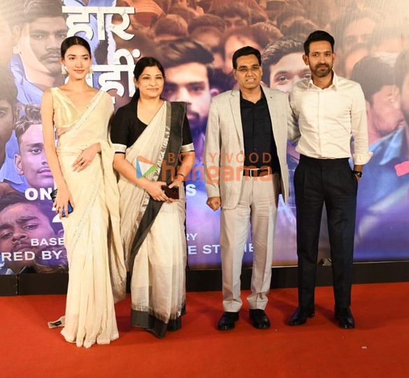 photos celebs grace the premiere of 12th fail 7