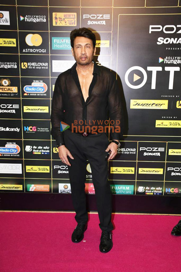 photos celebs snapped at the pink carpet and awards ceremony of bollywood hungama ott india fest 2023 16