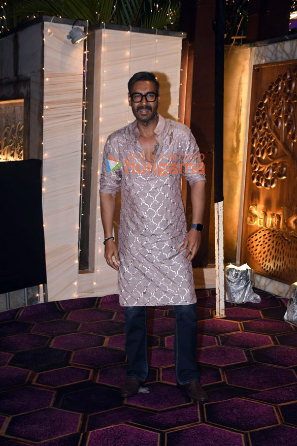 photos celebs snapped during kalyan jewellers durga puja in kochi 4 2