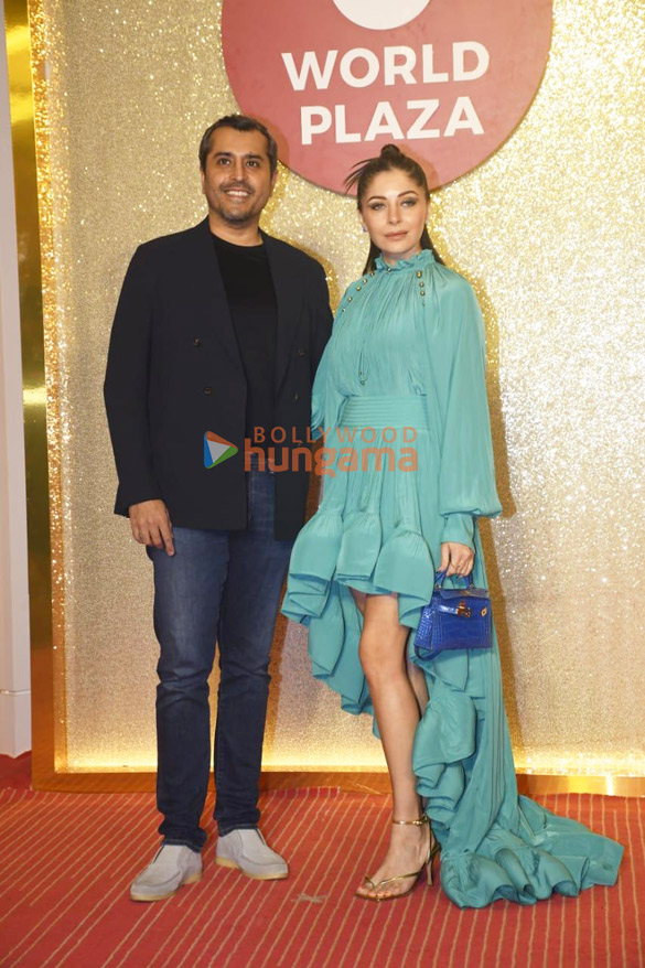 photos deepika padukone riteish deshmukh and others snapped at jio world plaza launch 007 13